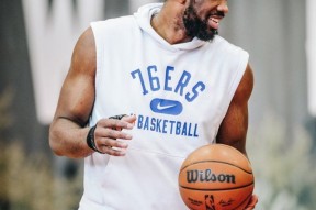 kaiyun体育app-全明星赛倒计时；多伦多猛龙关键时刻迎来里程碑；细节引发关注；更衣室稳定；心理建设被强调的简单介绍