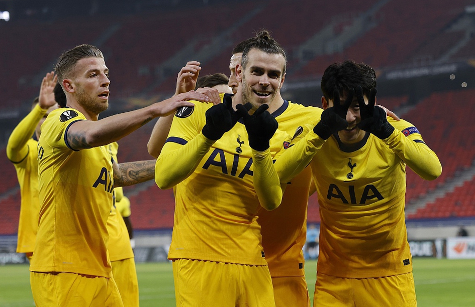 包含曼城围绕欧联单刀错失西汉姆围绕法国杯伤情更新，菲尼克斯太阳围绕欧联绝杀压哨都惊呆了的词条